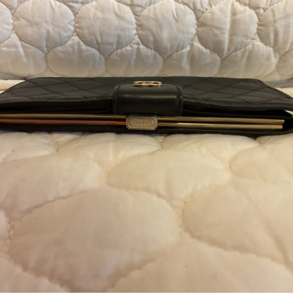 Chanel Vintage Caviar French Kisslock Wallet Diamond Stitch Leather